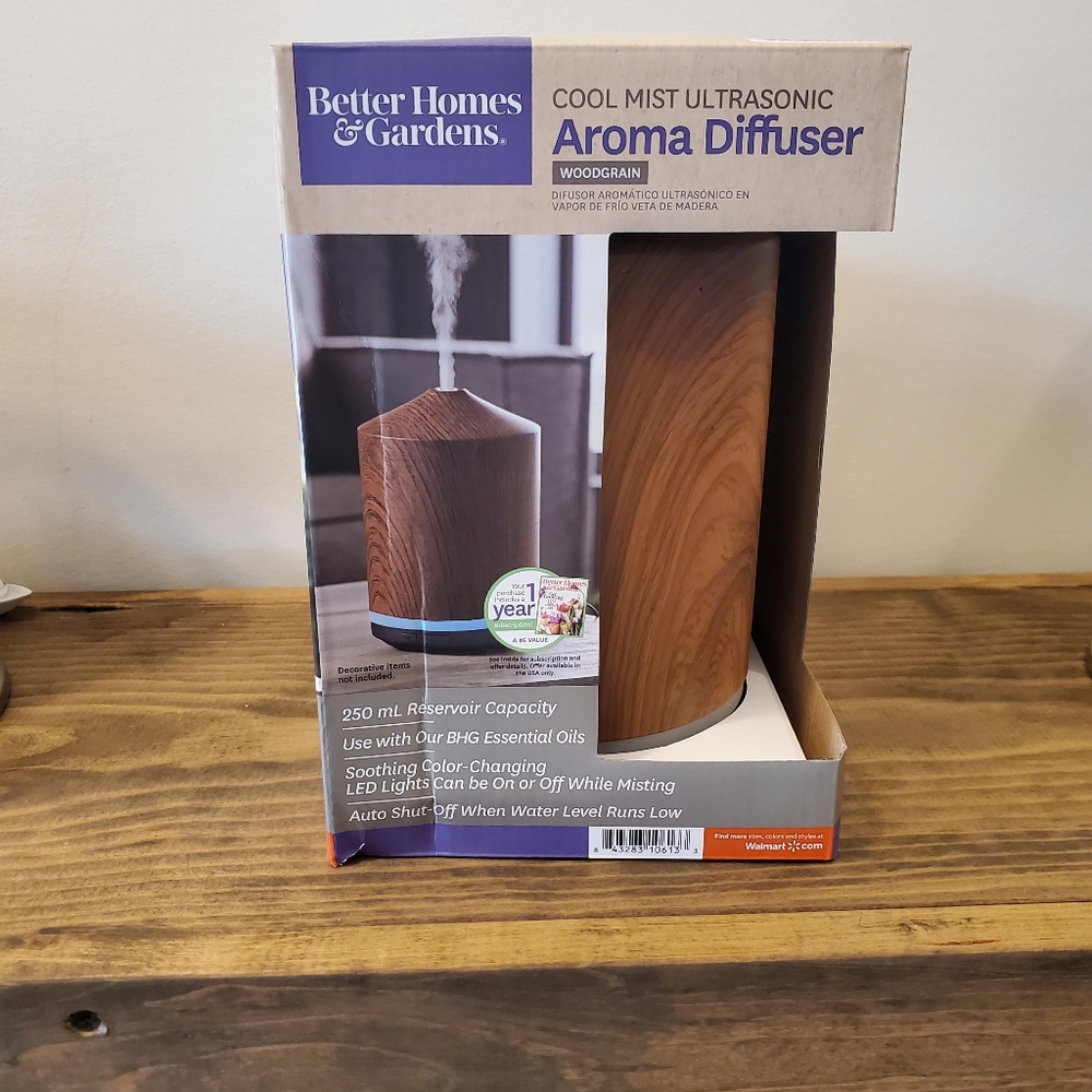Better Homes & Gardens 250 mL Ultrasonic Aroma Diffuser, Woodgrain